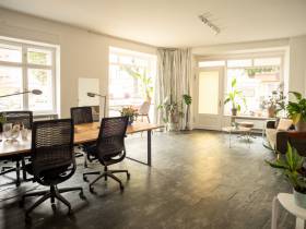 Arbeitsplätze im shared studio all in Miete