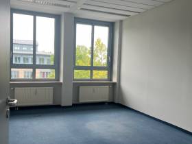 Freundlicher Büroflügel mit eigenen Gestaltungsmöglichkeiten