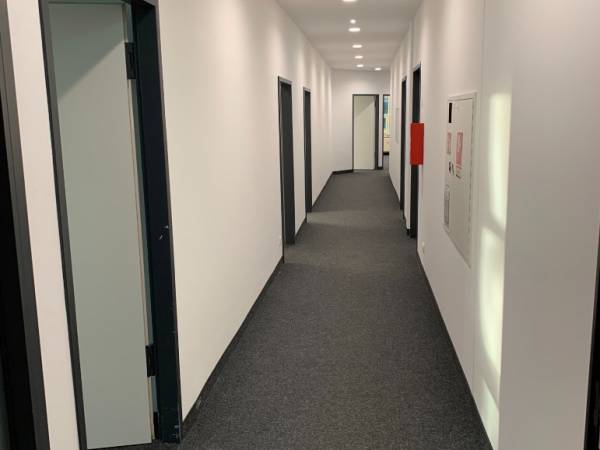 Großzügige und helle Bürofläche — Bild 6