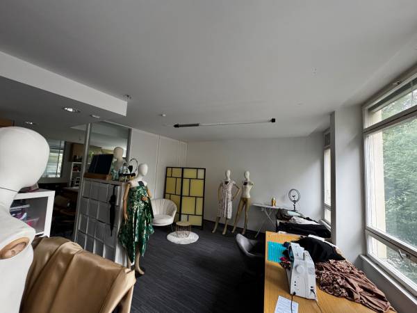 Inspirierende Bürogemeinschaft mit Weinbergblick in Stuttgart-Mitte — Bild 1