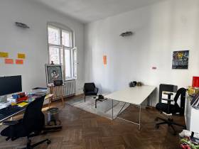 ℹ️ wir vermieten bis zu 6 freie Arbeitsplätze!