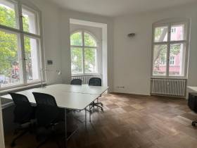 ℹ️ wir vermieten bis zu 6 freie Arbeitsplätze!