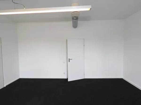 Abschließbares Büro in Köln (Ehrenfeld) – Helle Büroräume in Bürogemeinschaft in Köln-Ehrenfeld — Bild 4