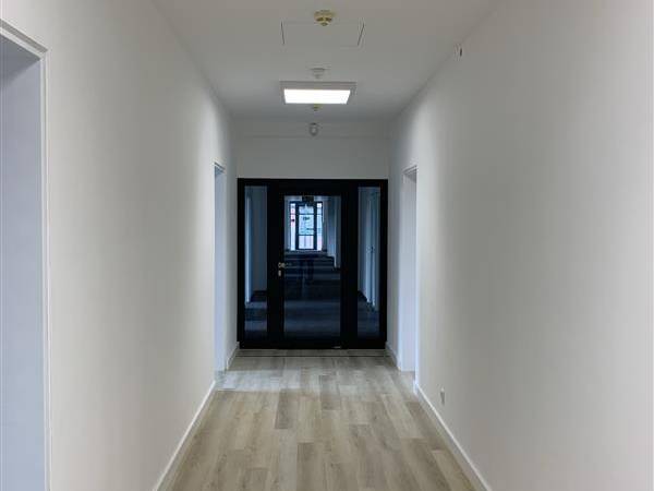 Einladende Büroeinheit im Grünen — Bild 8