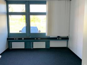 Einladende Büroeinheit im Grünen