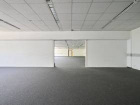 Lagerhalle im Norden plus Büro im 1. OG