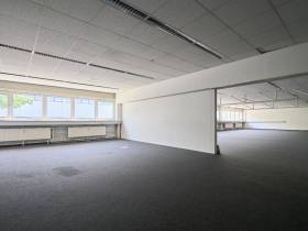 Lagerhalle im Norden plus Büro im 1. OG
