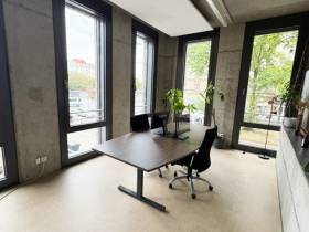 2 Räume in Designer-Architektenhaus in Industrialstil ab sofort
