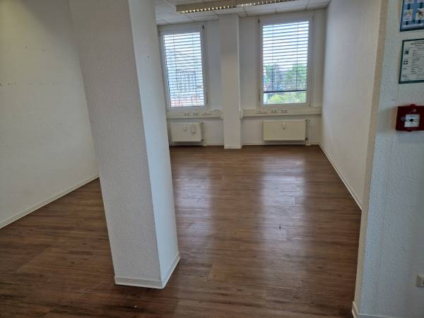 Schöne moderne Bürofläche mit eigenem Empfangsbereich — Bild 6