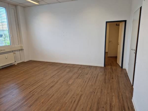 Schöne moderne Bürofläche mit eigenem Empfangsbereich — Bild 7