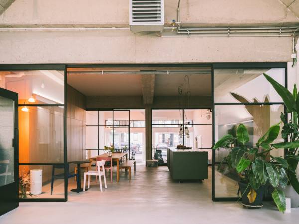 Abschließbares Büro in Berlin (Kreuzberg) – Heller Studio Space in Kreativ-Bürogemeinschaft in Berlin Kreuzberg — Bild 3