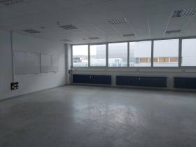 Werkstatt mit Büro- und Lagerbereich