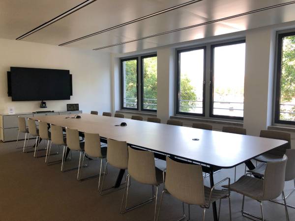 Abschließbares Büro in Berlin (Mitte) – Moderner Büroraum in Bürogemeinschaft am Spreeufer in Berlin-Mitte — Bild 4