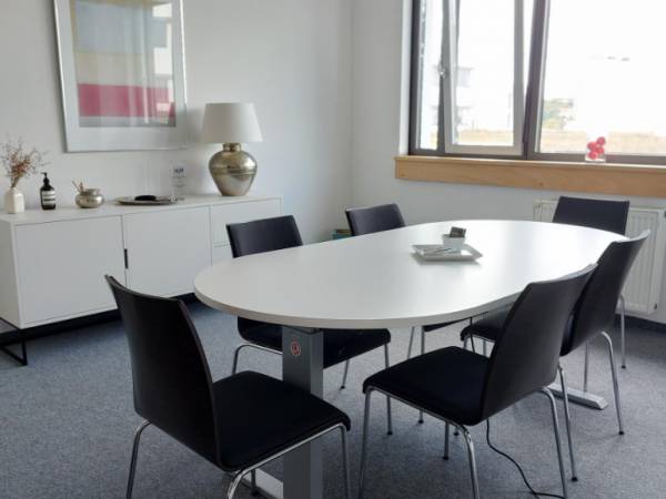 Heller Büroraum in moderner Bürogemeinschaft in Stuttgart-Bad — Bild 7