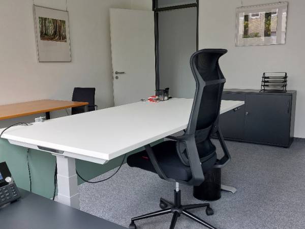 Heller Büroraum in moderner Bürogemeinschaft in Stuttgart-Bad — Bild 4