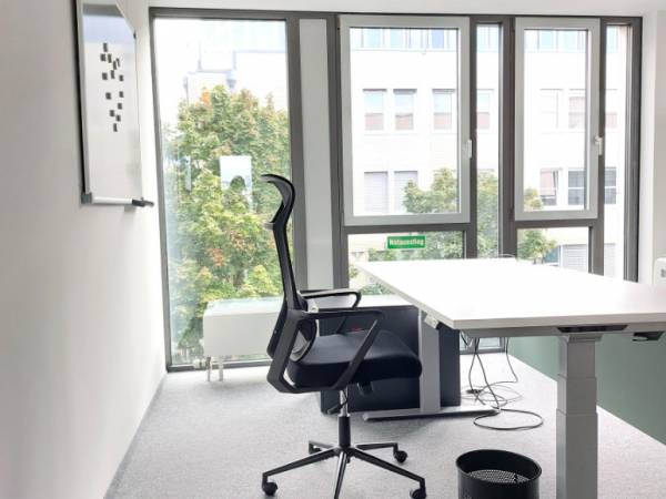 Heller Büroraum in moderner Bürogemeinschaft in Stuttgart-Bad — Bild 2