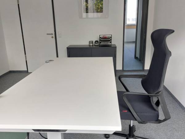 Heller Büroraum in moderner Bürogemeinschaft in Stuttgart-Bad — Bild 3