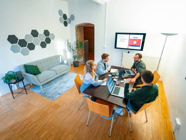 CoWorking Space mit Studio Meeting und Lagerraum — Bild 4