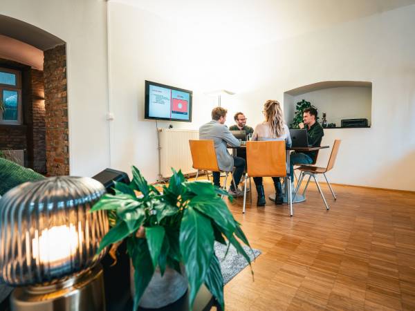 CoWorking Space mit Studio Meeting und Lagerraum — Bild 5