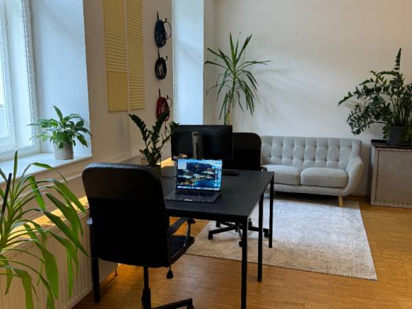 CoWorking Space mit Studio Meeting und Lagerraum — Bild 1