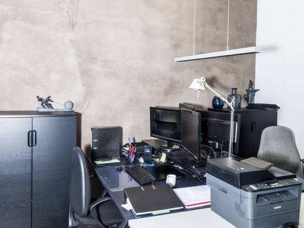 Moderne Bürogemeinschaft mit Arbeitsplätzen & Büros in Stuttgart-West — Bild 2