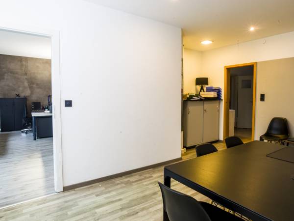 Moderne Bürogemeinschaft mit Arbeitsplätzen & Büros in Stuttgart-West — Bild 6