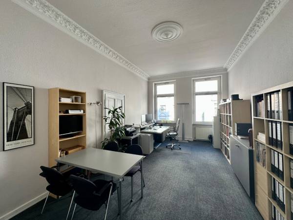 Stilvolles Altbaubüro im Bahnhofsviertel von Frankfurt am Main — Bild 1