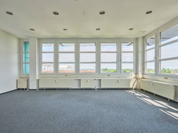 Bürofläche mit 19 hellen Büroräumen in Marzahn-Hellersdorf — Bild 4