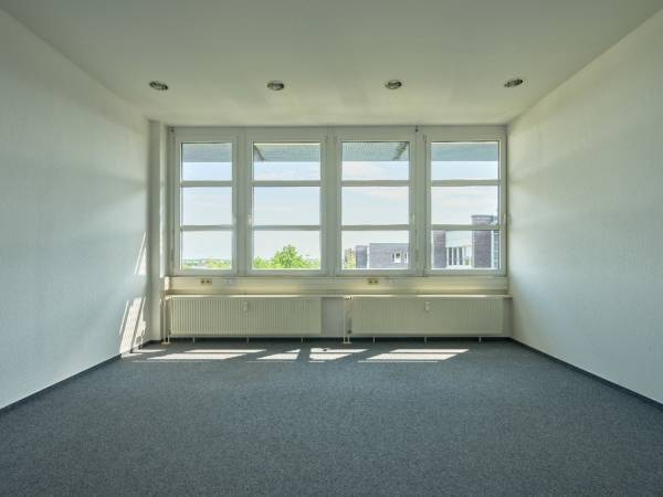 Bürofläche mit 19 hellen Büroräumen in Marzahn-Hellersdorf — Bild 7