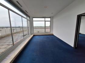 Skyline Bürofläche mit großzügiger Dachterrasse