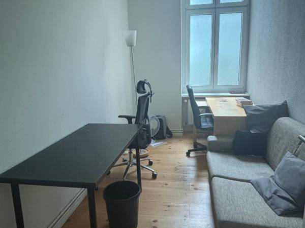 Schreibtischplatz in Berlin (Charlottenburg) – Charmante Bürogemeinschaft im Altbau in Berlin-Charlottenburg — Bild 1
