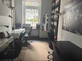 Helles Altbau Büro am Savignyplatz flexibel teilbar