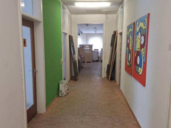 Bürofläche mit geräumiger Werkstatt / Produktion — Bild 5