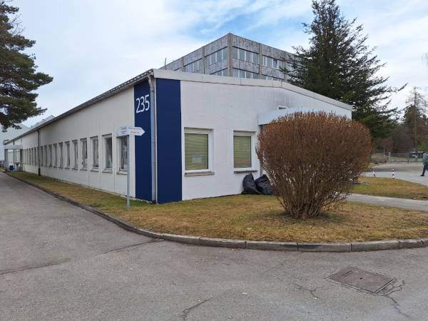 Bürofläche mit geräumiger Werkstatt / Produktion — Bild 8