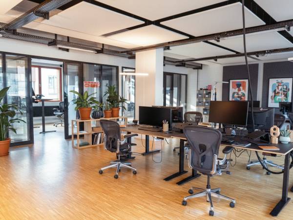 Flexible Büroflächen mit Dachterrasse und Panoramablick — Bild 7