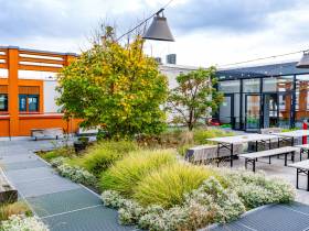 Flexible Büroflächen mit Dachterrasse und Panoramablick