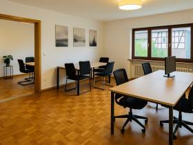 6 Schreibtischplätze im ruhigen Shared Office im Grünen