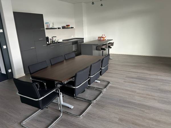 Moderne Bürogemeinschaft in Aichtal mit Praxisräumen — Bild 4