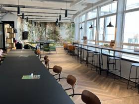 Moderne Büros, flexible Arbeitsplätze und Meetingräume