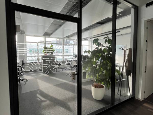 Moderne Büros, flexible Arbeitsplätze und Meetingräume — Bild 2
