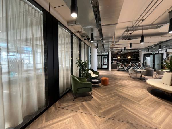 Moderne Büros, flexible Arbeitsplätze und Meetingräume — Bild 6