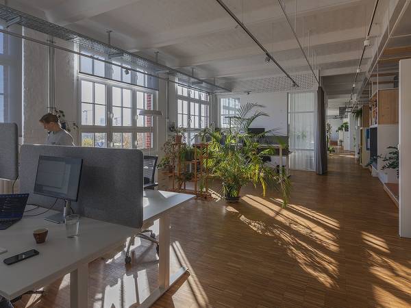 Abschließbares Büro in Berlin (Kreuzberg) – Helle Bürogemeinschaft für Non-Profits in Berlin-Kreuzberg — Bild 3