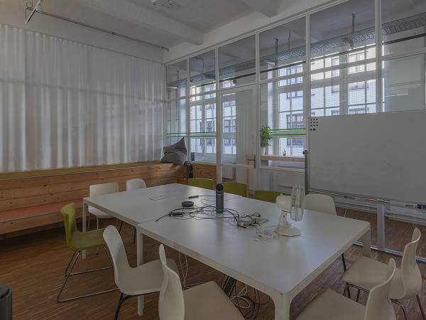 Abschließbares Büro in Berlin (Kreuzberg) – Helle Bürogemeinschaft für Non-Profits in Berlin-Kreuzberg — Bild 5