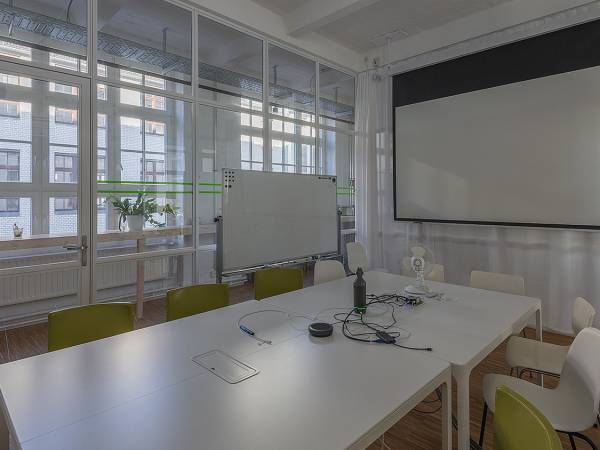 Abschließbares Büro in Berlin (Kreuzberg) – Helle Bürogemeinschaft für Non-Profits in Berlin-Kreuzberg — Bild 6