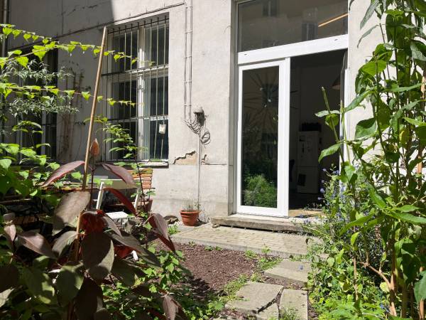Helle Bürogemeinschaft in ruhigem Innenhof in Berlin-Kreuzberg — Bild 1