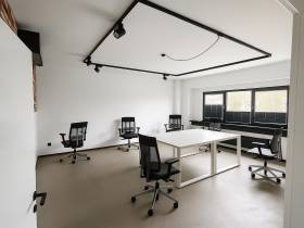 Moderne Bürofläche - 2 helle Räume, eigenes WC & Dusche