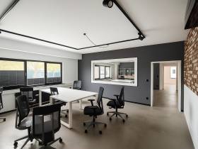 Moderne Bürofläche - 2 helle Räume, eigenes WC & Dusche