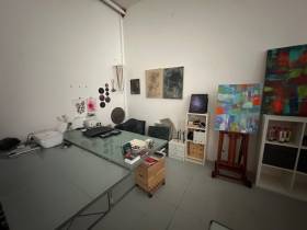 Arbeitsplatz in lebenslustiger Ateliergemeinschaft in Lierenfeld