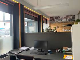 Modernes Bürohaus/ Laden für Einzelhandel in 1A Lage