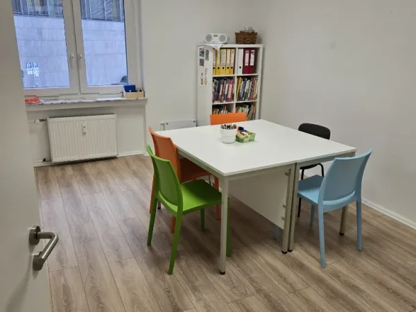 Abschließbares Büro in Düsseldorf (Oberbilk) – Professionelle Büroräume in Bürogemeinschaft in Düsseldorf-Oberbilk — Bild 6